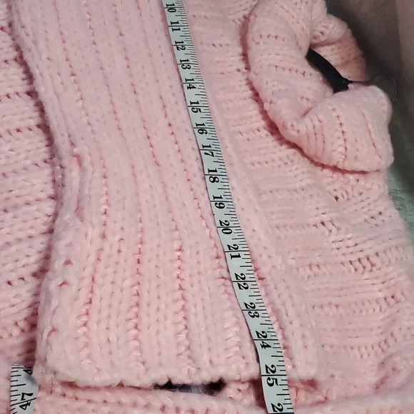 Cuddly soft pink crop sweater - Picture 7 of 8